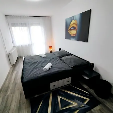 Cosmopolitan Apartment Sarospatak